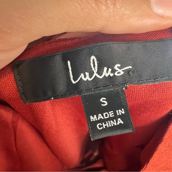 3/$30 🍂 Lulus Smile Awhile Rust Red Ruffled Surplice Bodysuit - Picture 9 of 10